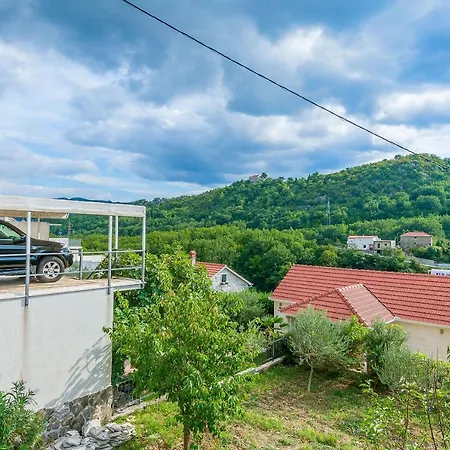 Villa Holiday Home Zvecanje * Zvecanje